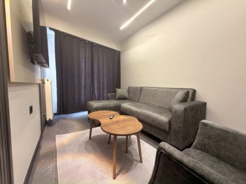 Şehir merkezinde günlük kiralık 1+1 modern salon